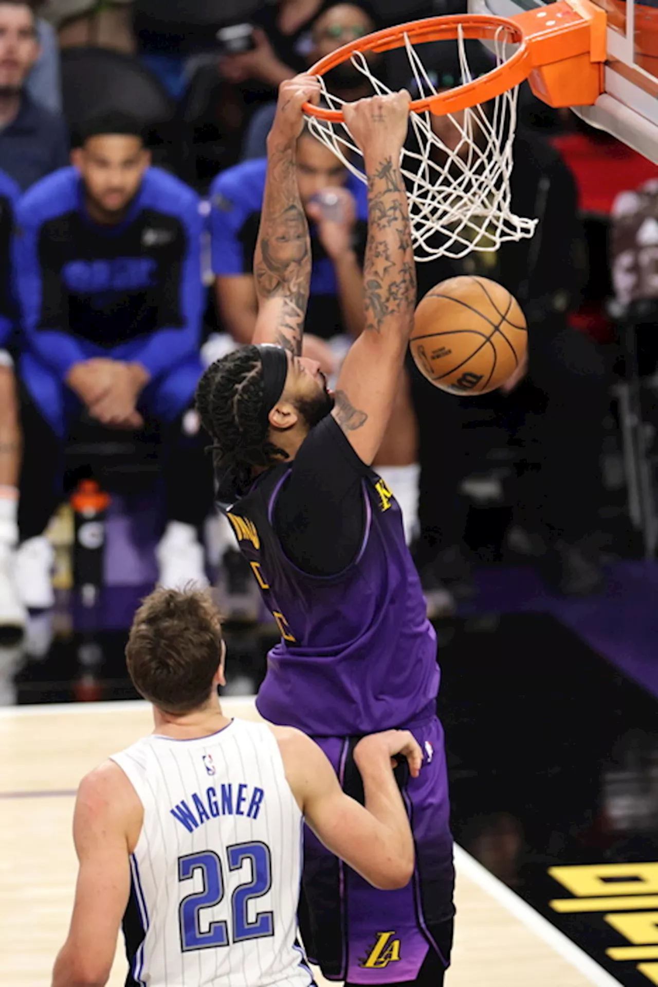 Nba: Wagner stende Lakers, Minnesota cade anche a Toronto