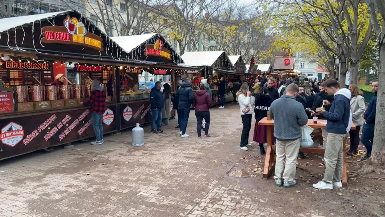 'Un plaisir de revenir chaque année': le marché de Noël a ouvert ses portes à Lyon