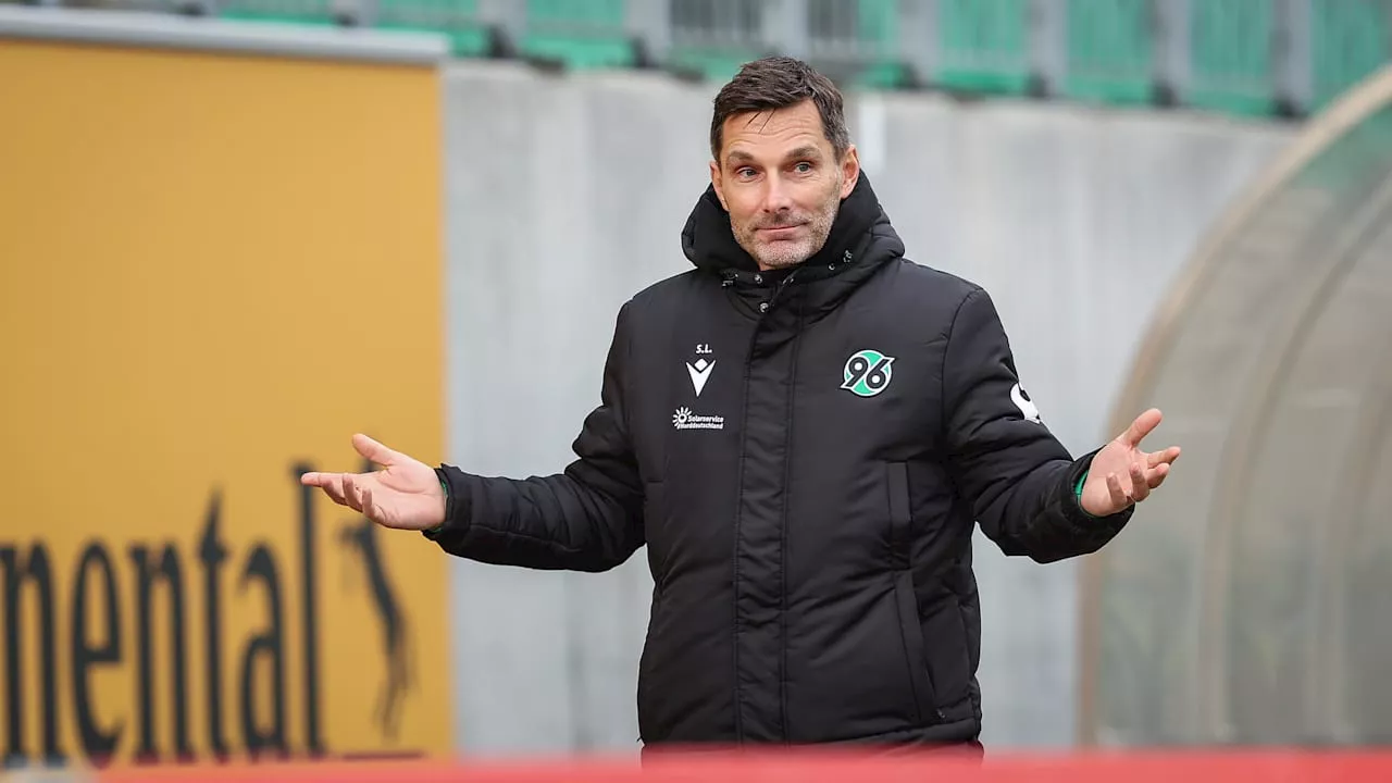 Hannover 96: Kumpel-Zweikampf! Schwere Entscheidung für Stefan Leitl