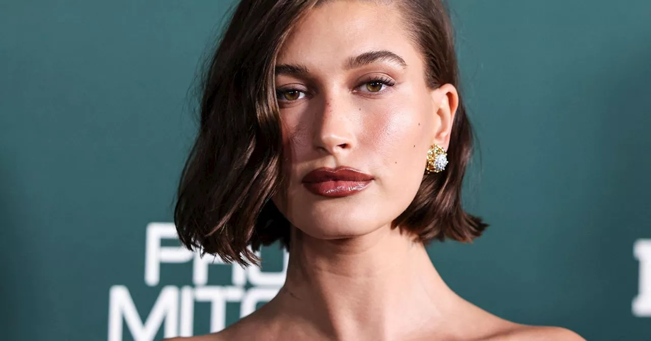 Hailey Bieber: Ihre Apple Cider Nails sind die schönste Festtags-Maniküre