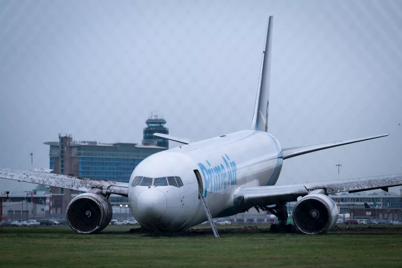 Cargo jet removed after sliding off runway at Vancouver airport