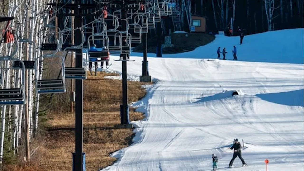 Warm and wet November makes for a challenging start to Thunder Bay, Ont., ski season