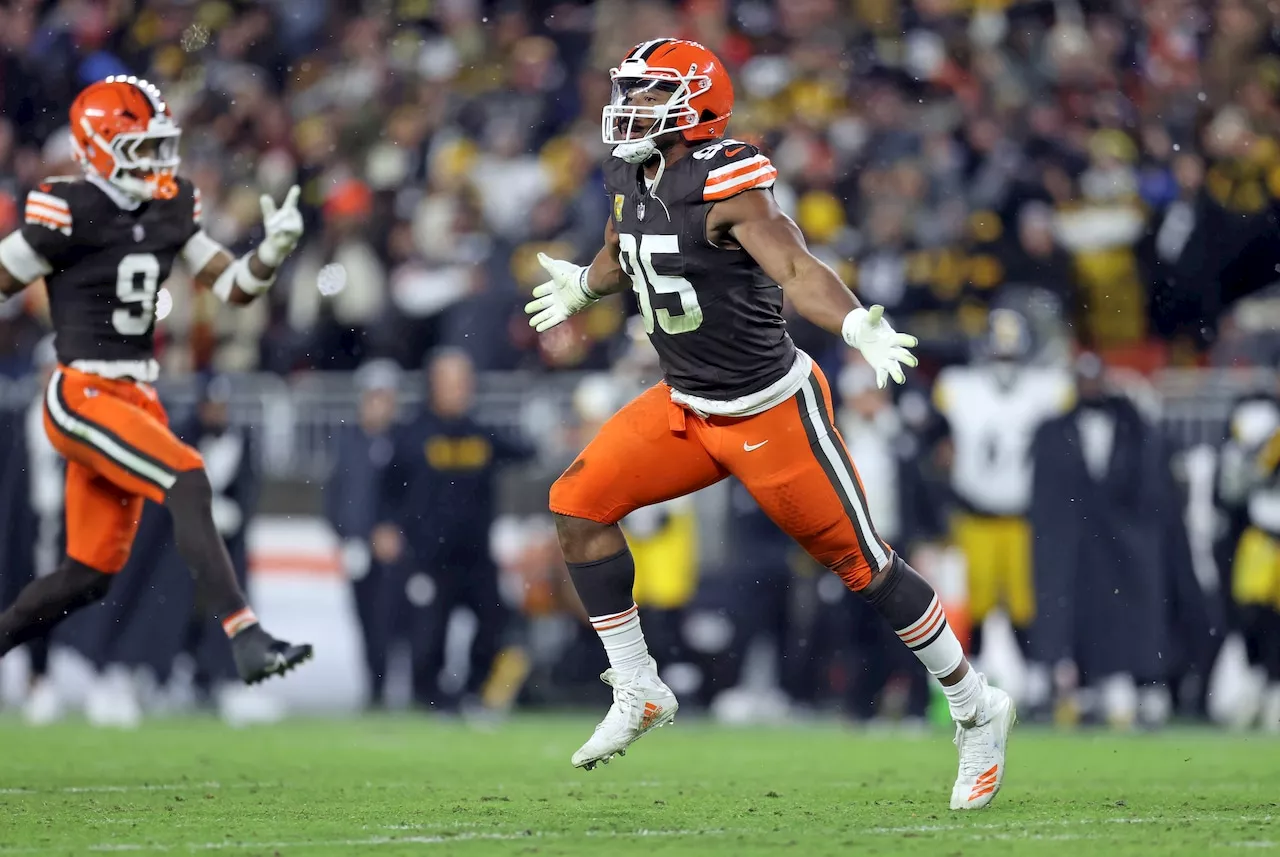 Snow madness, Creed, a broken helmet and all-time Myles Garrett performance in Browns nonsensical victory