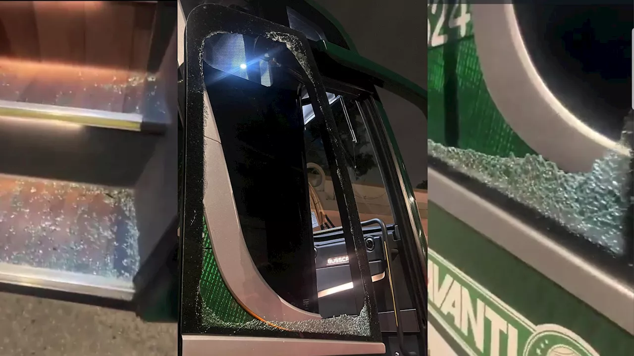 Ônibus com time feminino do Palmeiras é apedrejado a caminho de celebração