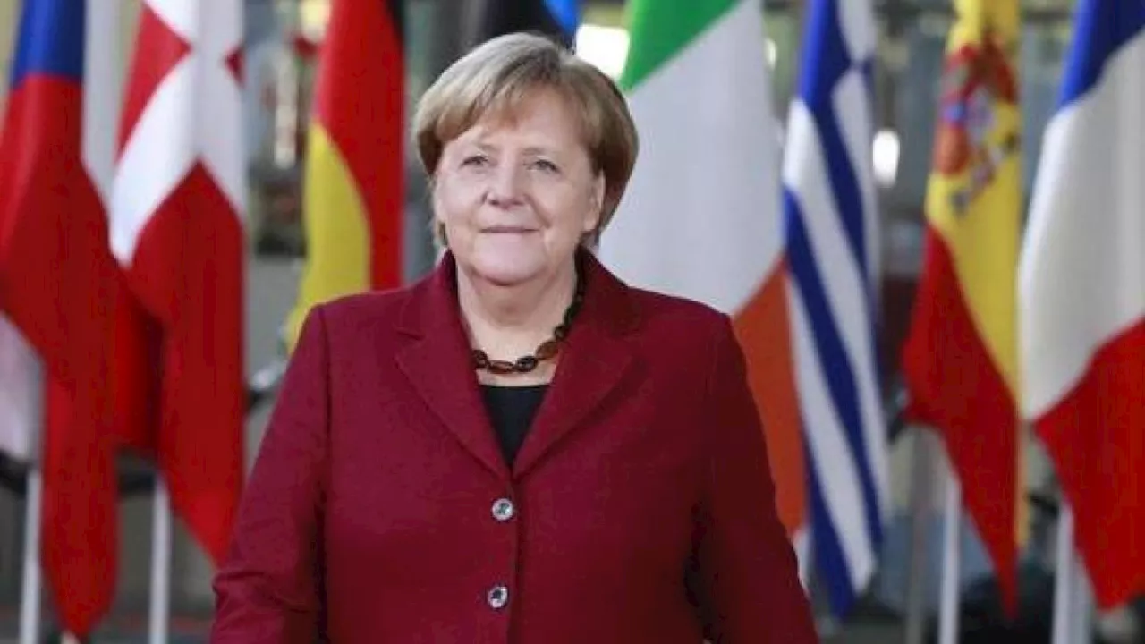 Le memorie di Merkel: «Ecco perché frenai l’ingresso dell’Ucraina nell’Alleanza atlantica»