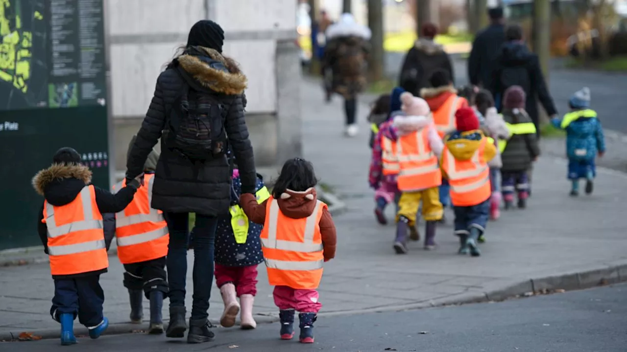 Keine GPS-Tracker, Smartwatches, Handys: Hanauer Bürgermeister verbietet Ortung von Kindern in Kitas