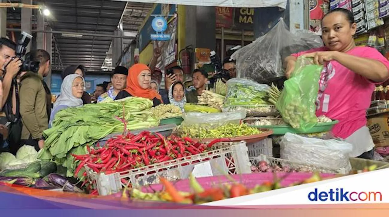 Khofifah Blusukan ke Pasar Sidoharjo Lamongan Borong Dagangan Pedagang