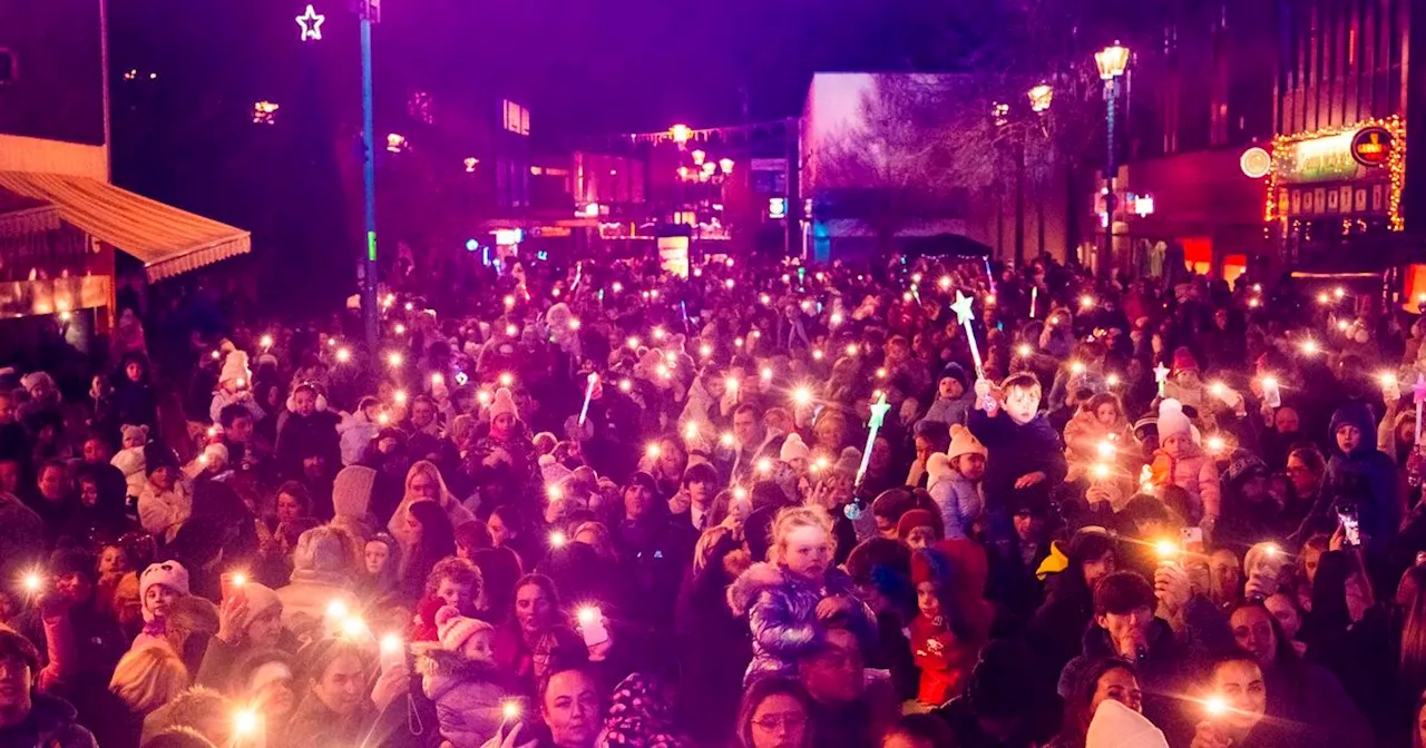 Gorgeous photos show Huyton Christmas lights switch-on