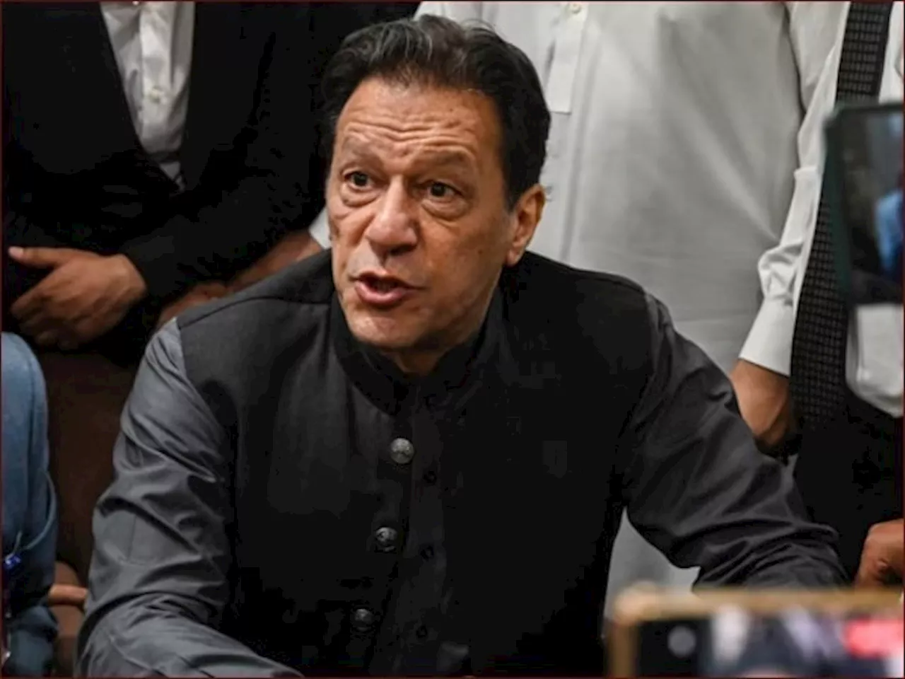 توشہ خانہ ٹو کیس: عمران خان کی رہائی کی روبکار اڈیالہ جیل میں جمع