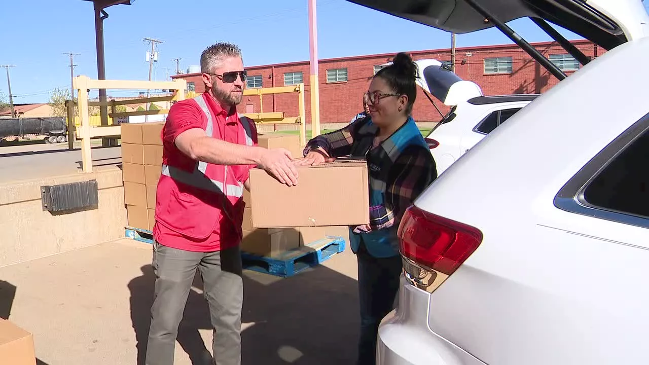 Tarrant Area Food Bank gets help from Amazon to deliver meals to homebound residents