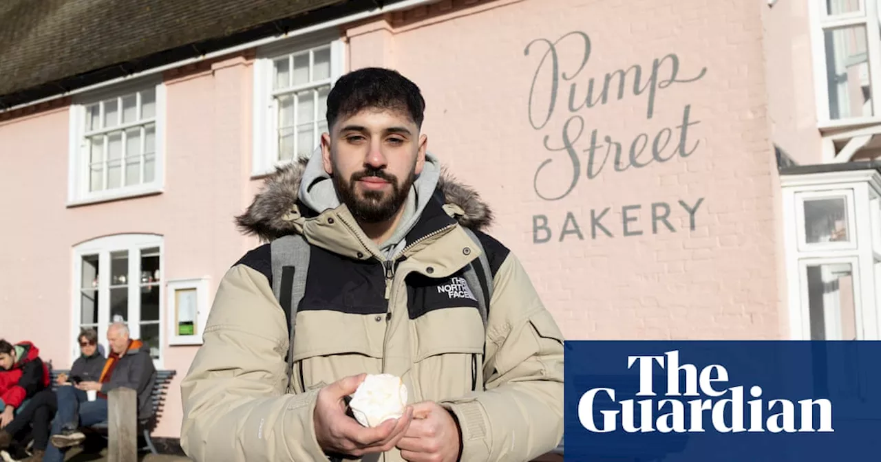 ‘I’ll be making my own’: UK’s most expensive mince pie divides opinion