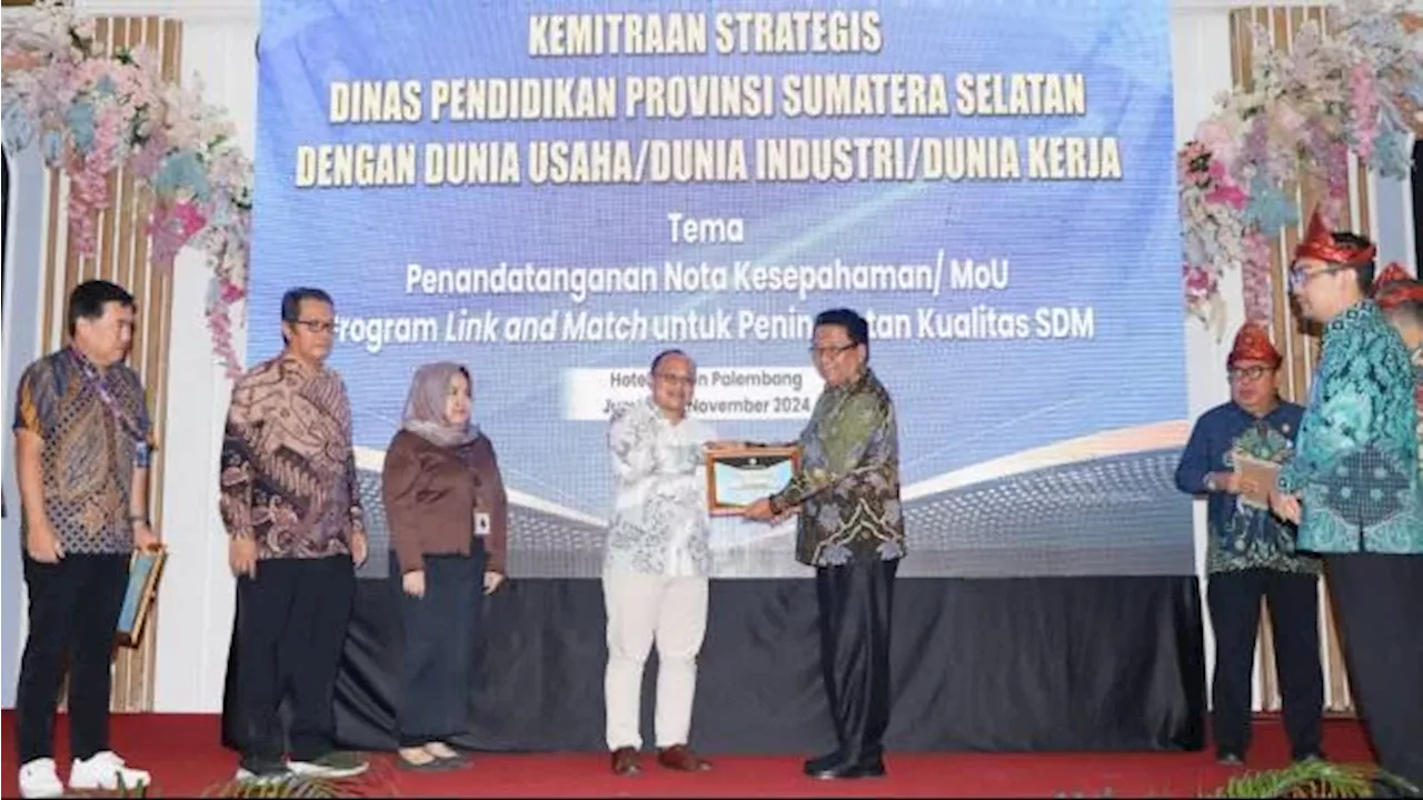 Program Electric Vehicle Support PLN UID S2JB Raih Penghargaan Dari Dinas Pendidikan Sumsel