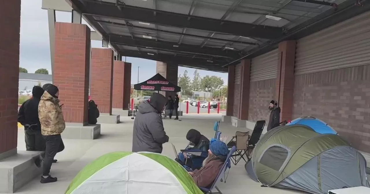 Pleasanton Costco shoppers camp out before grand opening, despite stormy forecast