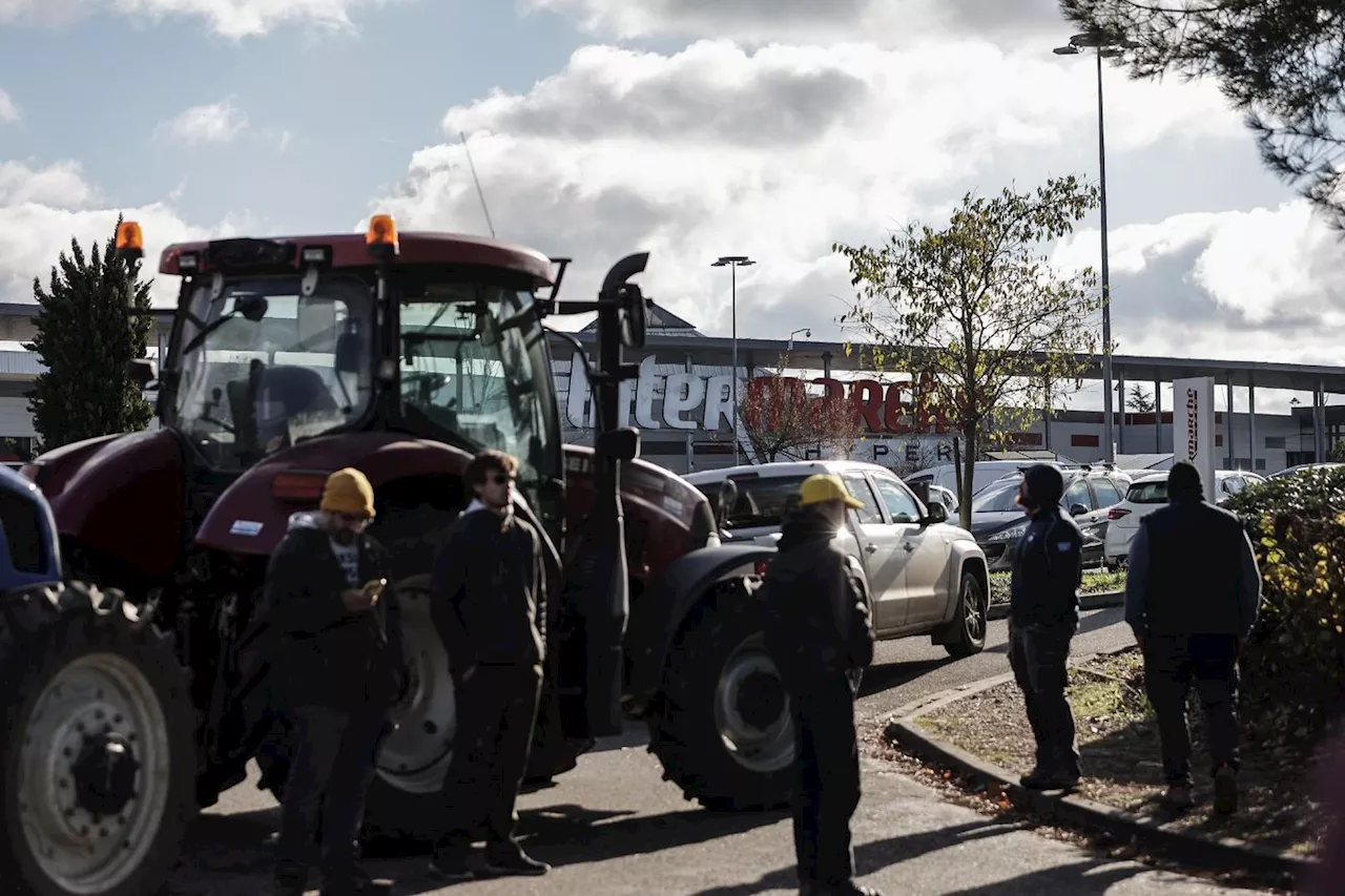 Agriculteurs: visite tendue d'Arnaud Rousseau à Agen, la bataille FNSEA-CR se durcit