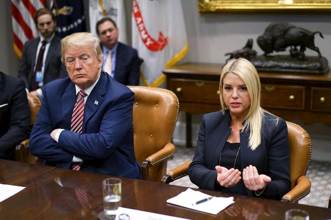 Trump choisit la juriste Pam Bondi pour la Justice après le retrait de Matt Gaetz