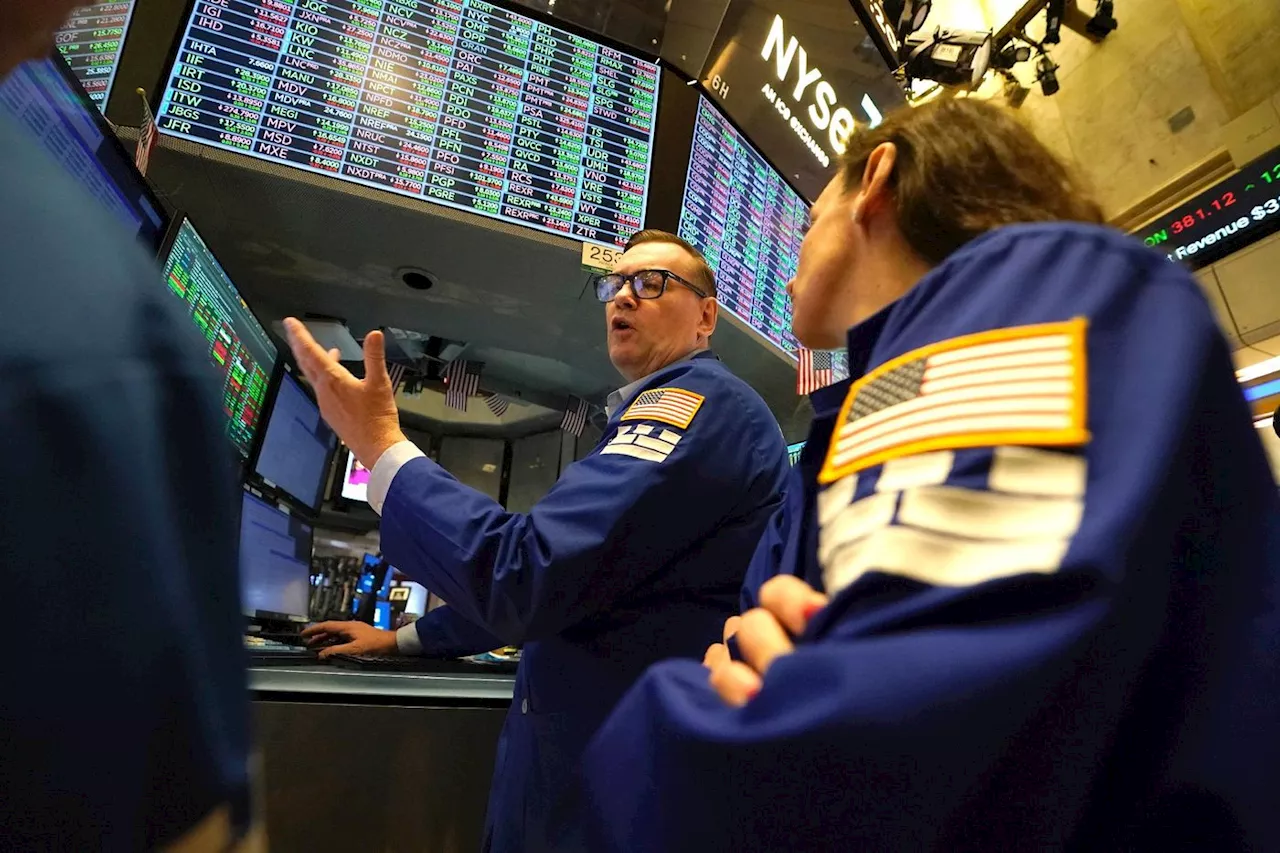 Wall Street ouvre en légère hausse, décélère avant une semaine tronquée