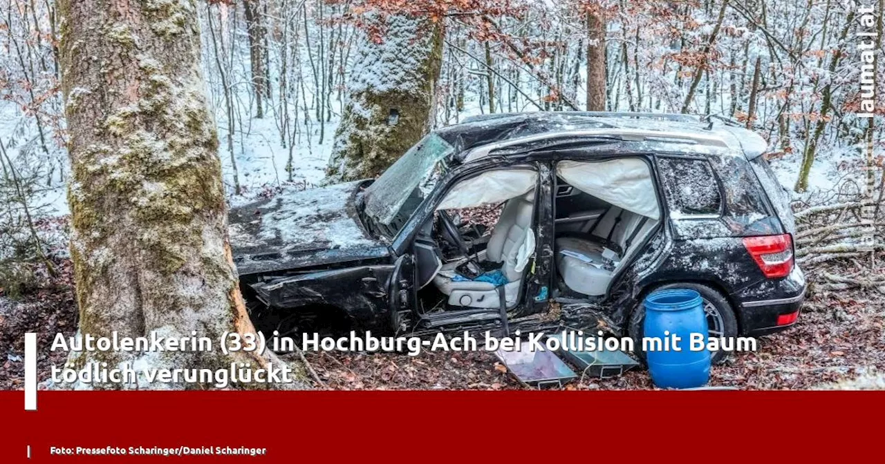 Autolenkerin (33) in Hochburg-Ach bei Kollision mit Baum t�dlich verungl�ckt