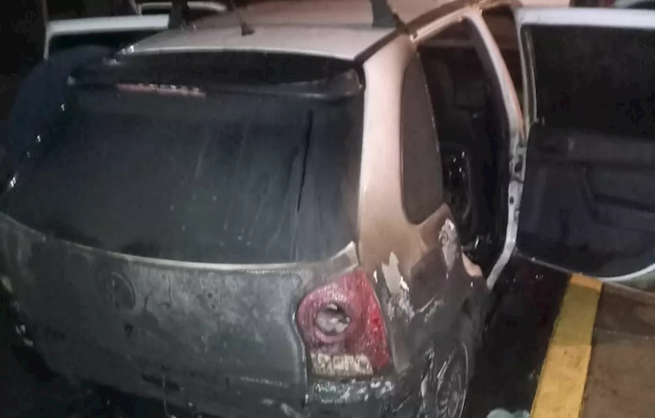 'Paga lo que debes': Sujetos incendian auto en Hidalgo por presunto cobro de deuda