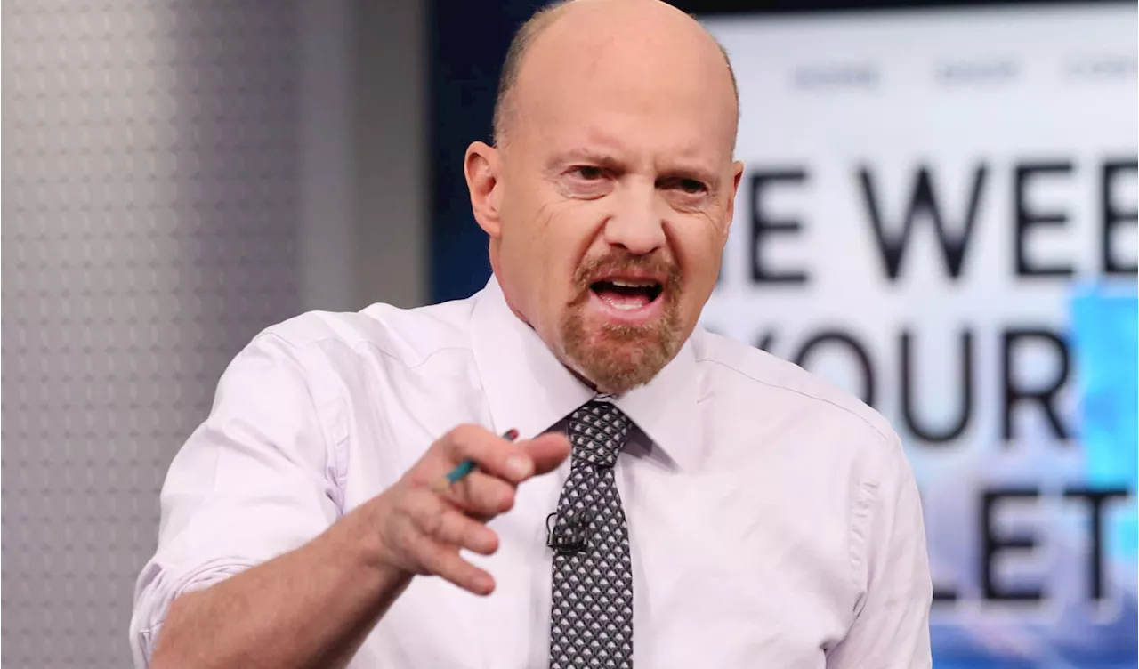 Cramer's week ahead: Earnings from Dell, CrowdStrike and several big retailers