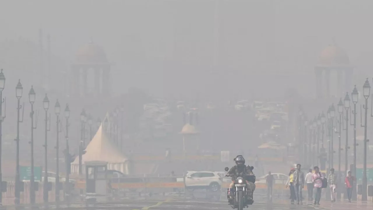 Delhi Air Pollution: फिर बिगड़ी दिल्ली की हवा, कई इलाकों में AQI 400 के पार