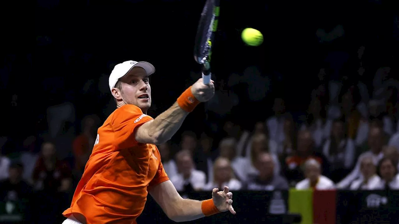 Van de Zandschulp wint eerste set van Altmaier • Halve finale Davis Cup tegen Duitsland