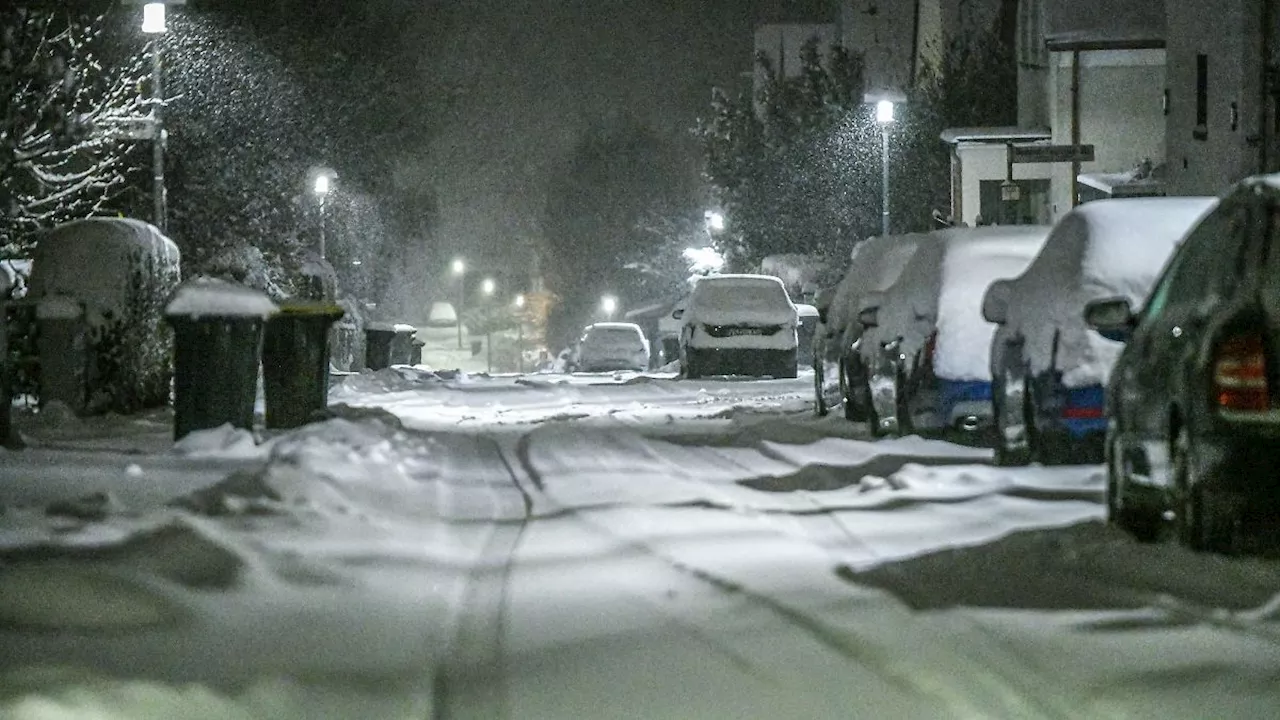 Baden-Württemberg: Starker Schneefall sorgt für Verkehrschaos und Unfälle