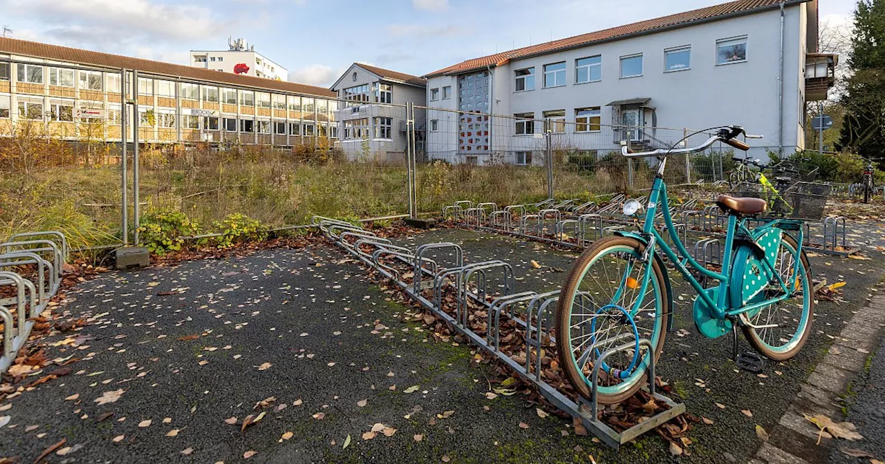 Erweiterung: Raumnot an der Realschule Schloß Neuhaus soll bald ein Ende haben