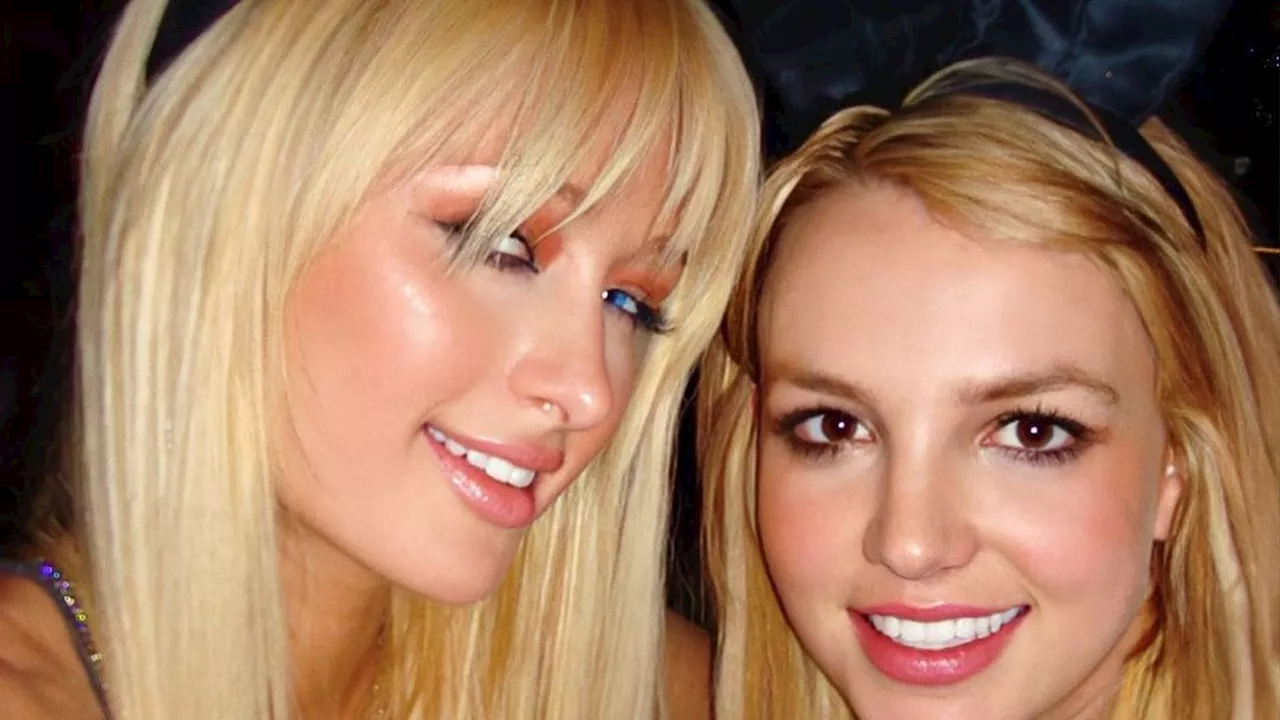 Paris Hilton feiert 18 Jahre Selfie mit Britney Spears