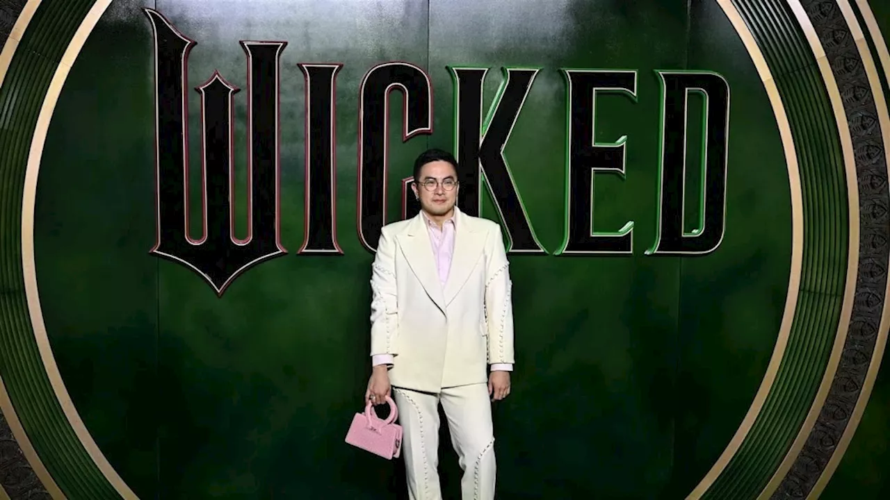 Bowen Yang kreeg paniekaanval op set van Wicked: 'Ik was het helemaal vergeten'