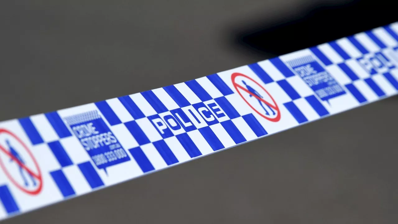 Gunman on the run after man shot in Surry Hills, Sydney