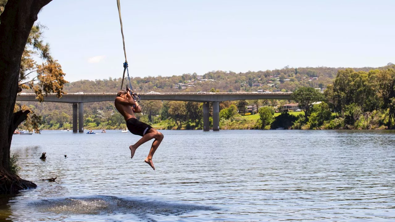 Intense heat to ‘grip’ Sydney suburbs as heatwave looms