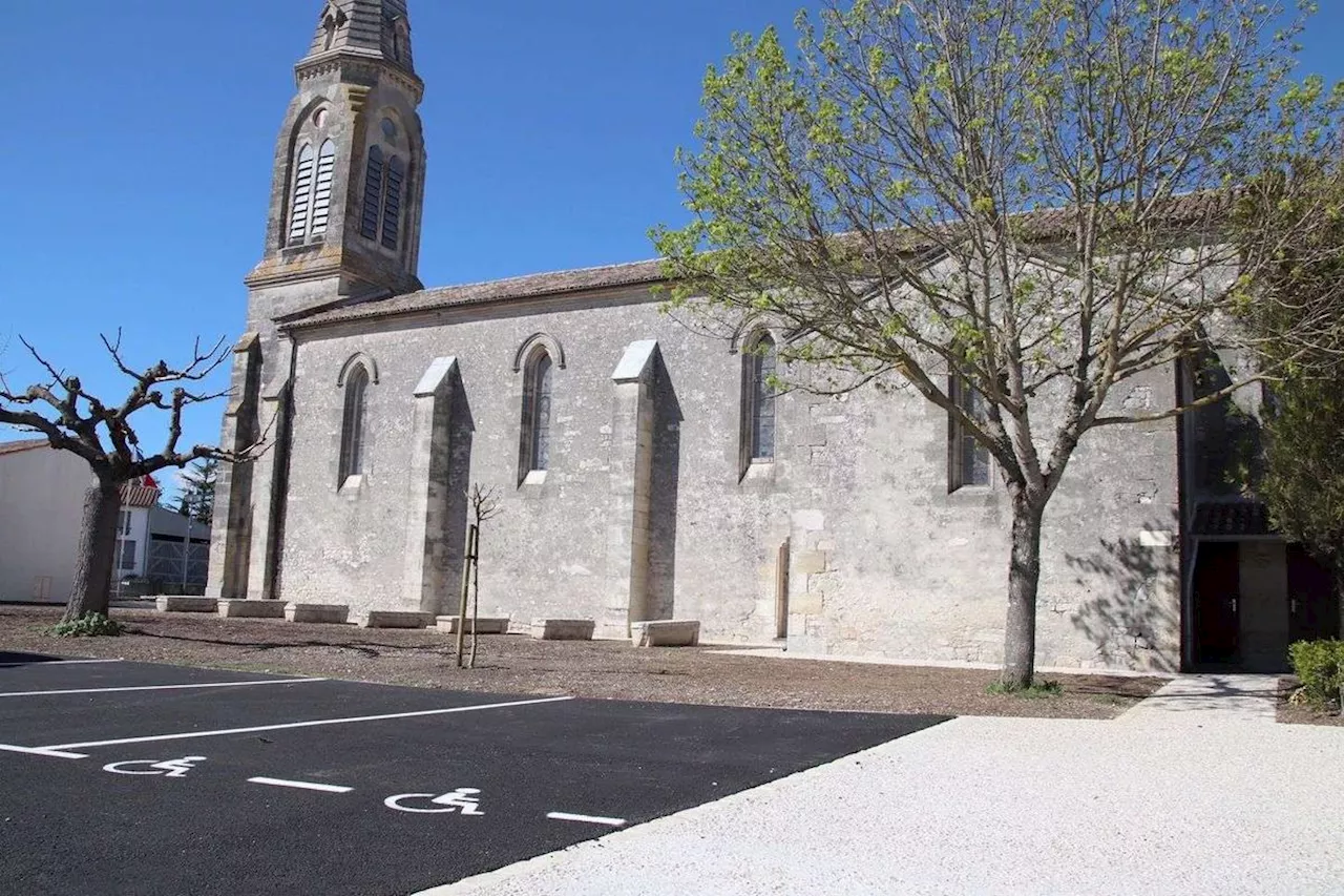 La tempête Caetano décoiffe l’église Saint-Pierre de Barzan, près de Royan