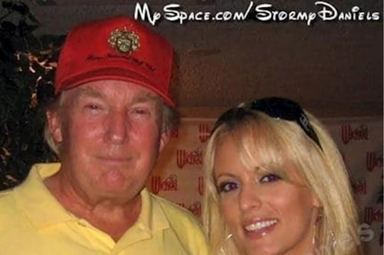 Pena per Trump nel caso Stormy Daniels rinviata a tempo indefinito