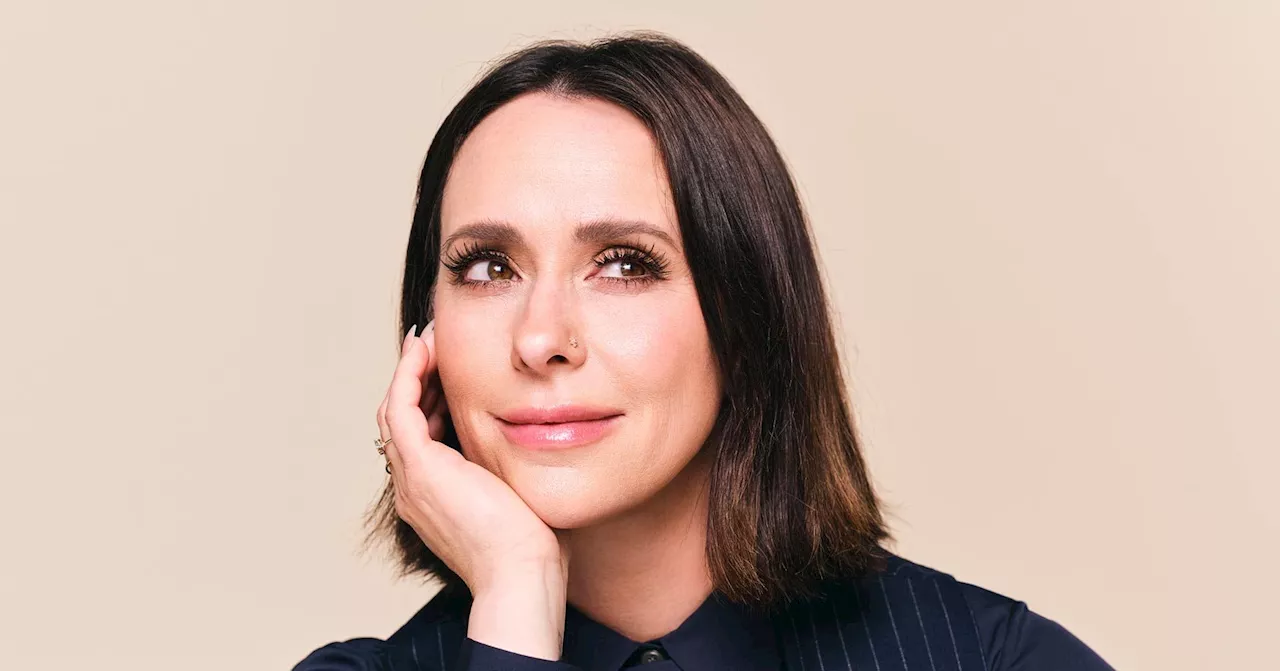 Jennifer Love Hewitt Talks Inheriting Magic, The Holiday Junkie, More