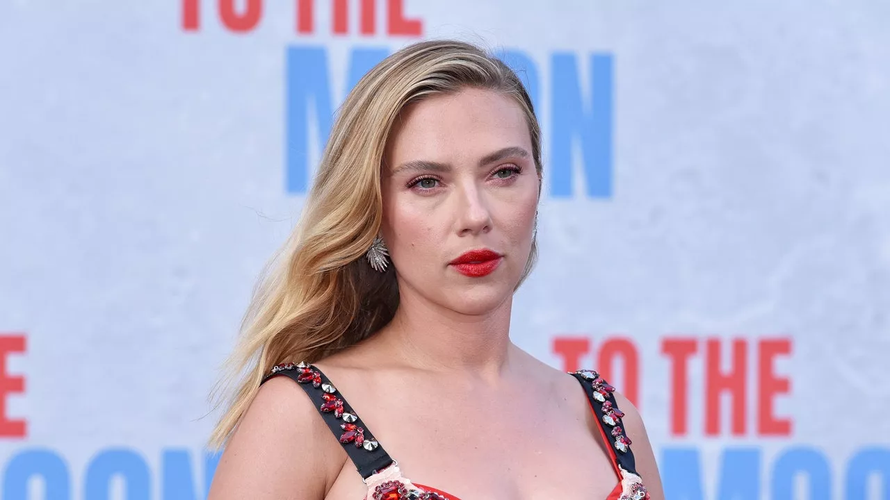 #Goodhairday: Scarlett Johansson compie 40 anni e resta ispiratrice seriale di tagli e acconciature