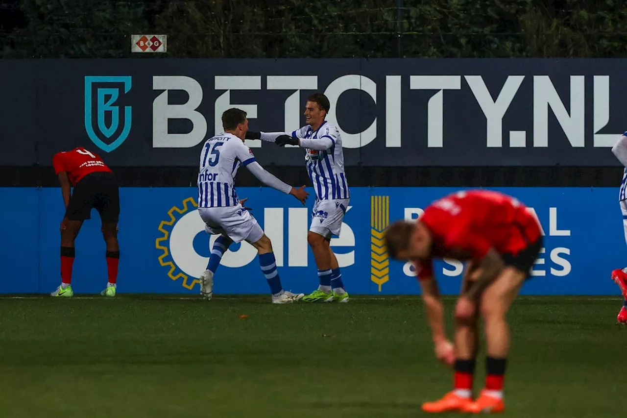 Spektakelstuk in Helmond, Vitesse pijnlijk onderuit en hattricks in de KKD