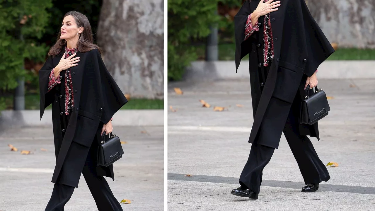 La reina Letizia lleva los mocasines negros con tacón que triunfan este otoño 2024