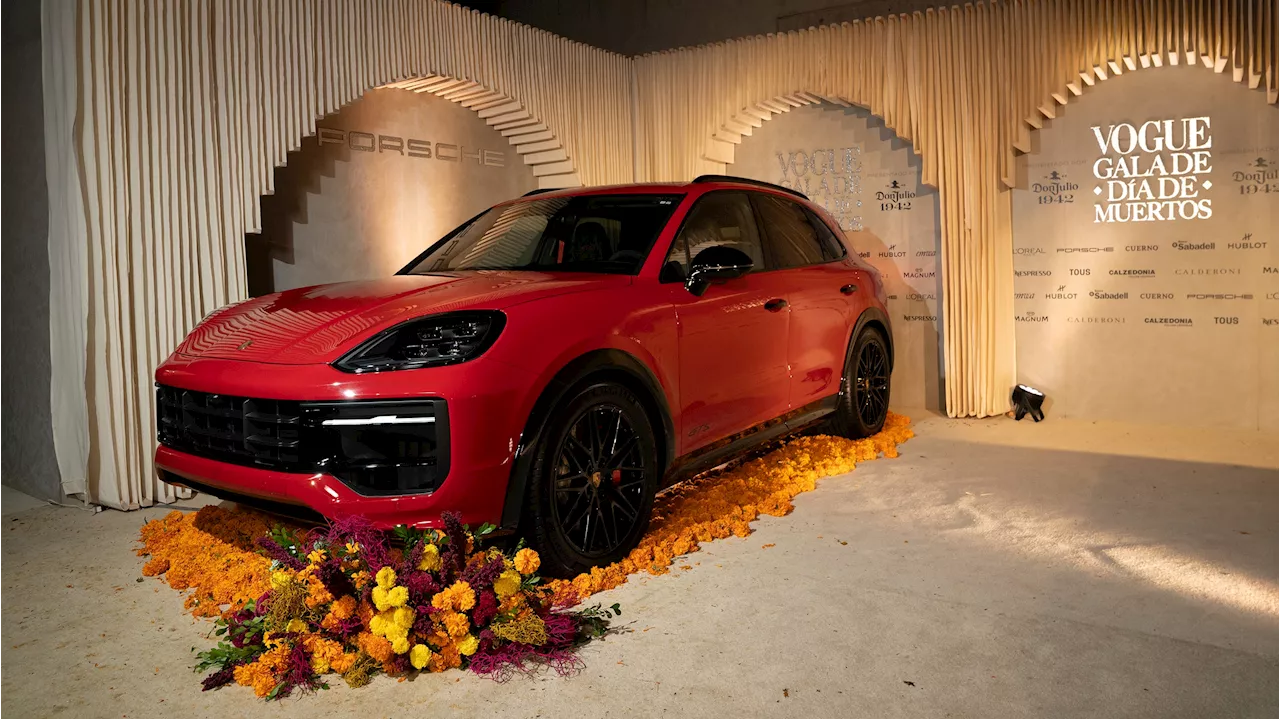 Porsche Cayenne GTS: un protagonista imponente en la Gala de Día de Muertos Vogue 2024