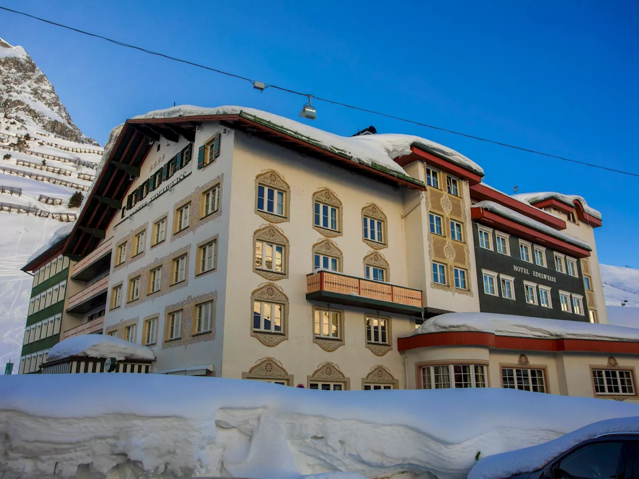 Was geschah im Hotel Edelweiss in Zürs? Wie ein Vorarlberger Luxushotel in die Schlagzeilen geriet