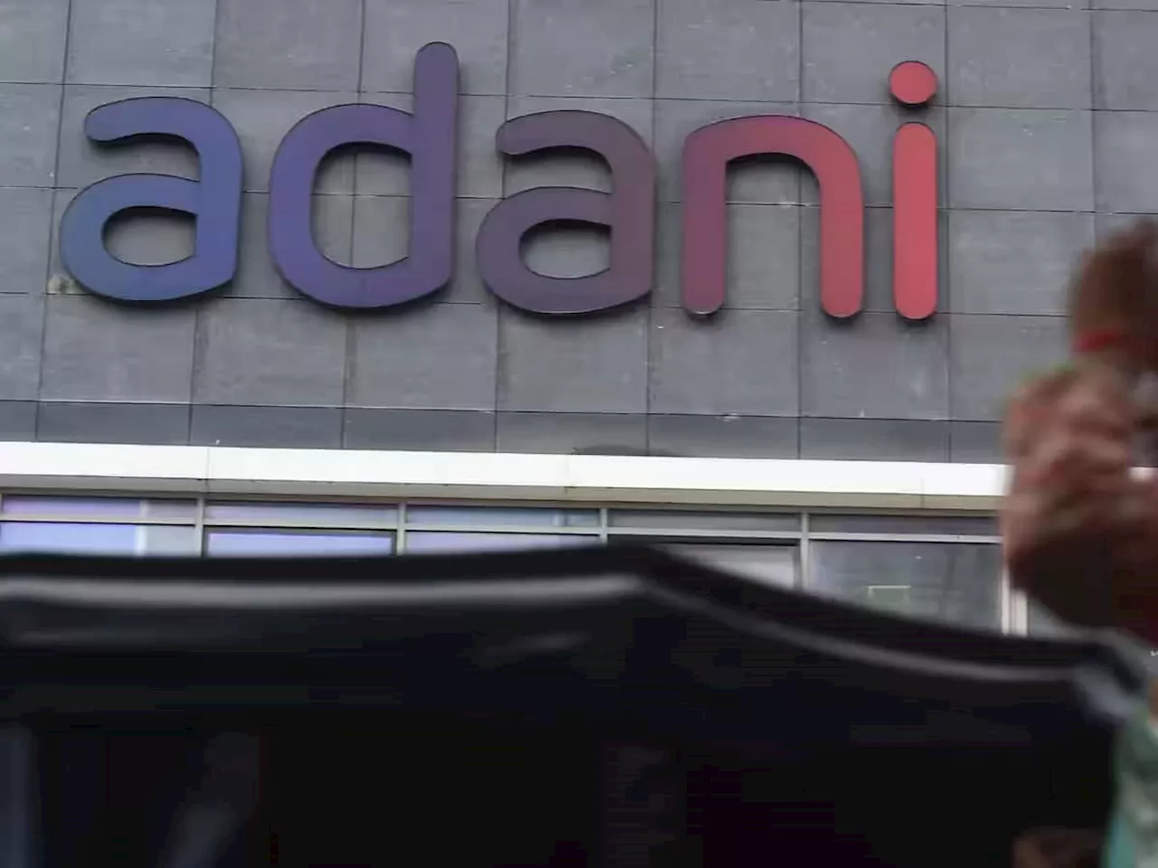 Adani Stock to Sell: ગૌતમ અદાણીની વધુ એક ડીલ કેન્સલ, અનિલ સિંઘવીએ કહ્યું- વેચી નાખો આ શેર