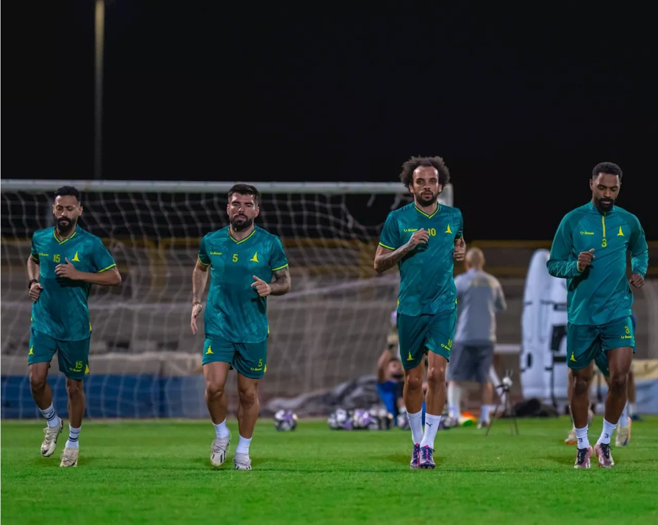 الدوري السعودي: «فارق النقطة» يحفز الهلال لشباك الخليج