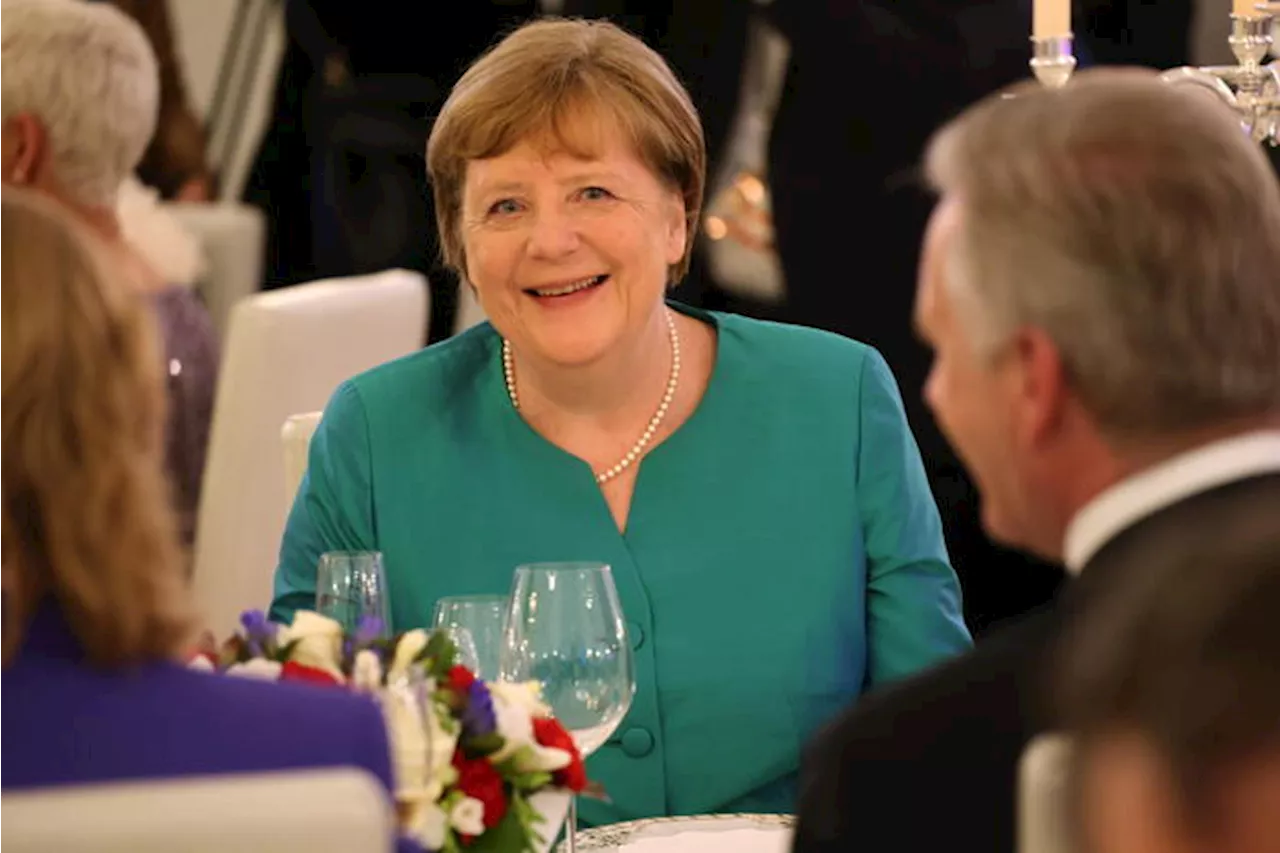 Merkel: 'Non ho voluto io la caduta di Berlusconi'