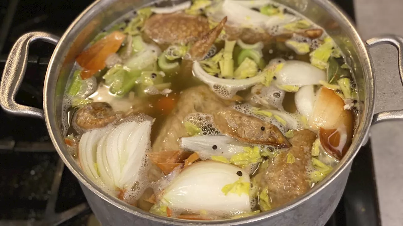 How to make turkey stock after Thanksgiving