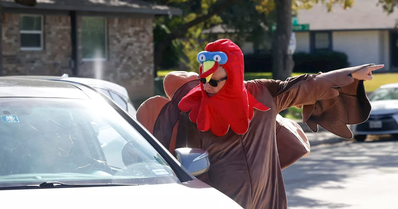 Frisco Family Services helps hundreds with Thanksgiving dinner kits