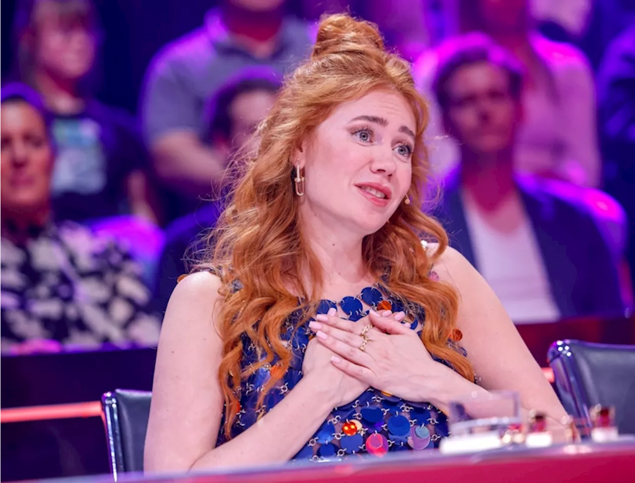 Masked Singer: Palina Rojinski zeigt sich im engen Lederrock