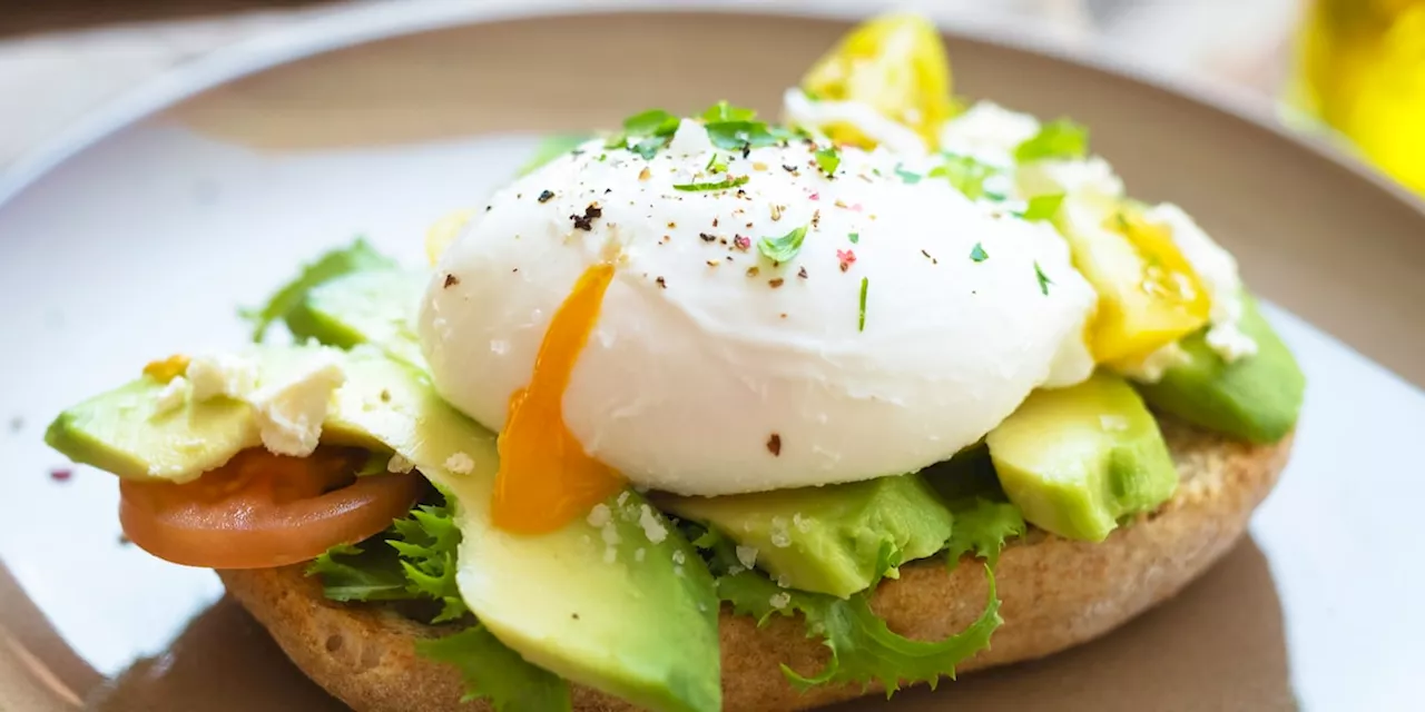 Besonderes Frühstück: Mit einer Zutat gelingt das pochierte Ei garantiert