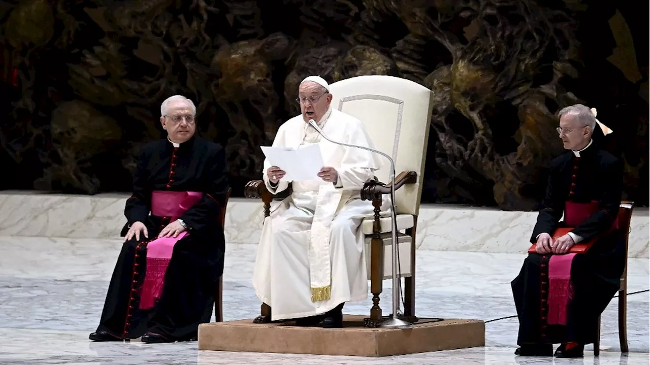 Pourquoi le pape François se rend-il en Corse, mais pas à Notre-Dame ?