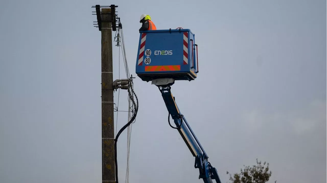 Tempête Caetano : 47 000 clients encore privés d'électricité samedi, selon Enedis