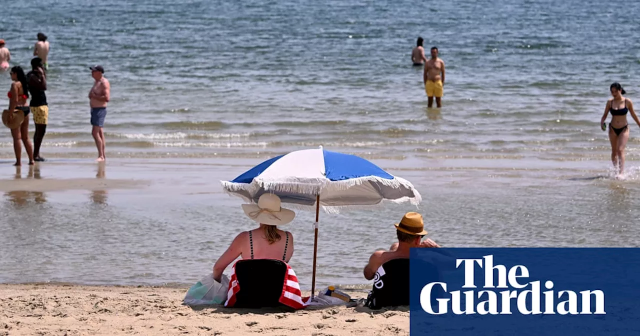 Extreme fire danger warnings for Victoria as heatwave sweeps through south-east Australia