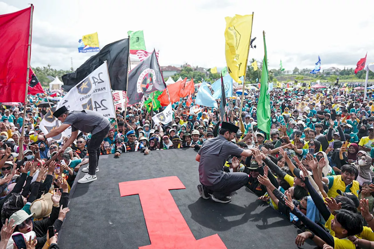 Kampanye Akbar Robinsar-Fajar, Puluhan Ribu Massa Berkumpul di Lapangan Bukit Cilegon Asri